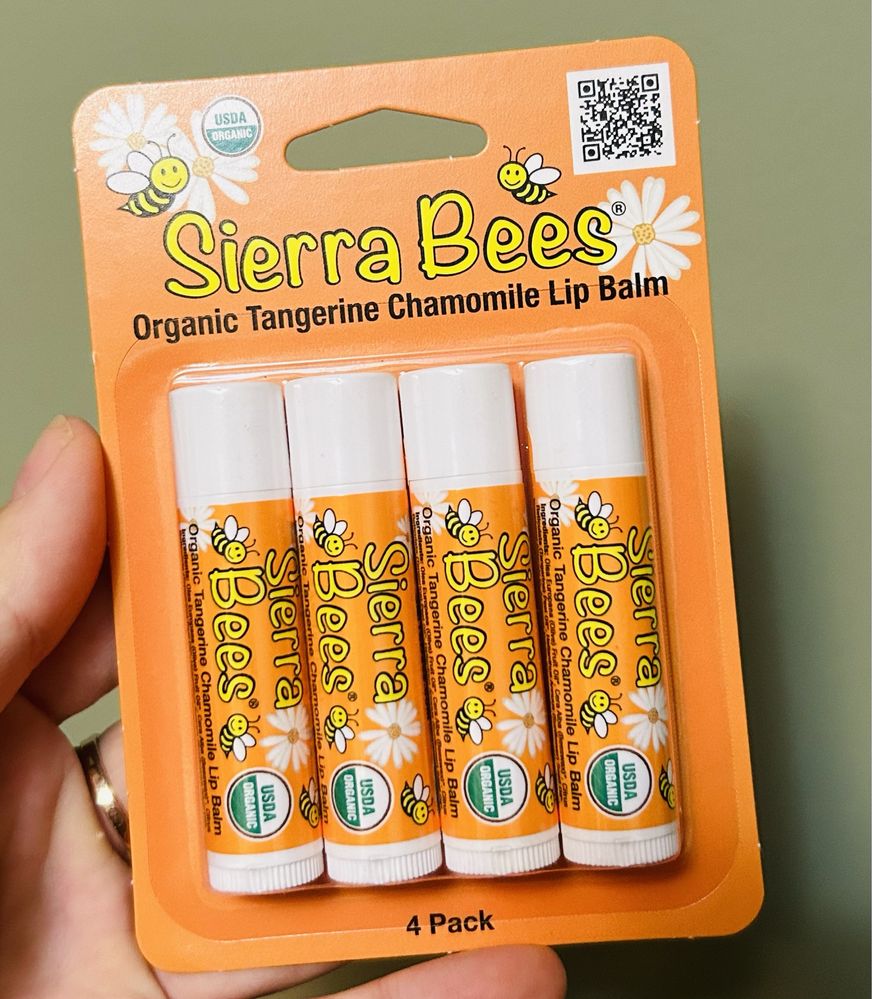 Органічний бальзам для губ з ароматом мандарину та ромашки Sierra Bees