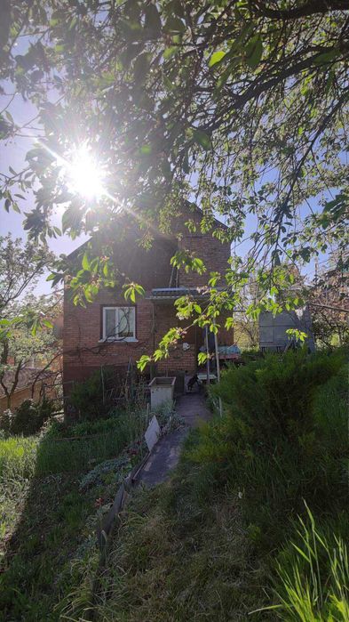 Продаж цегляного дачного будиночку, м-н Ружична по приємній ціні.ktr