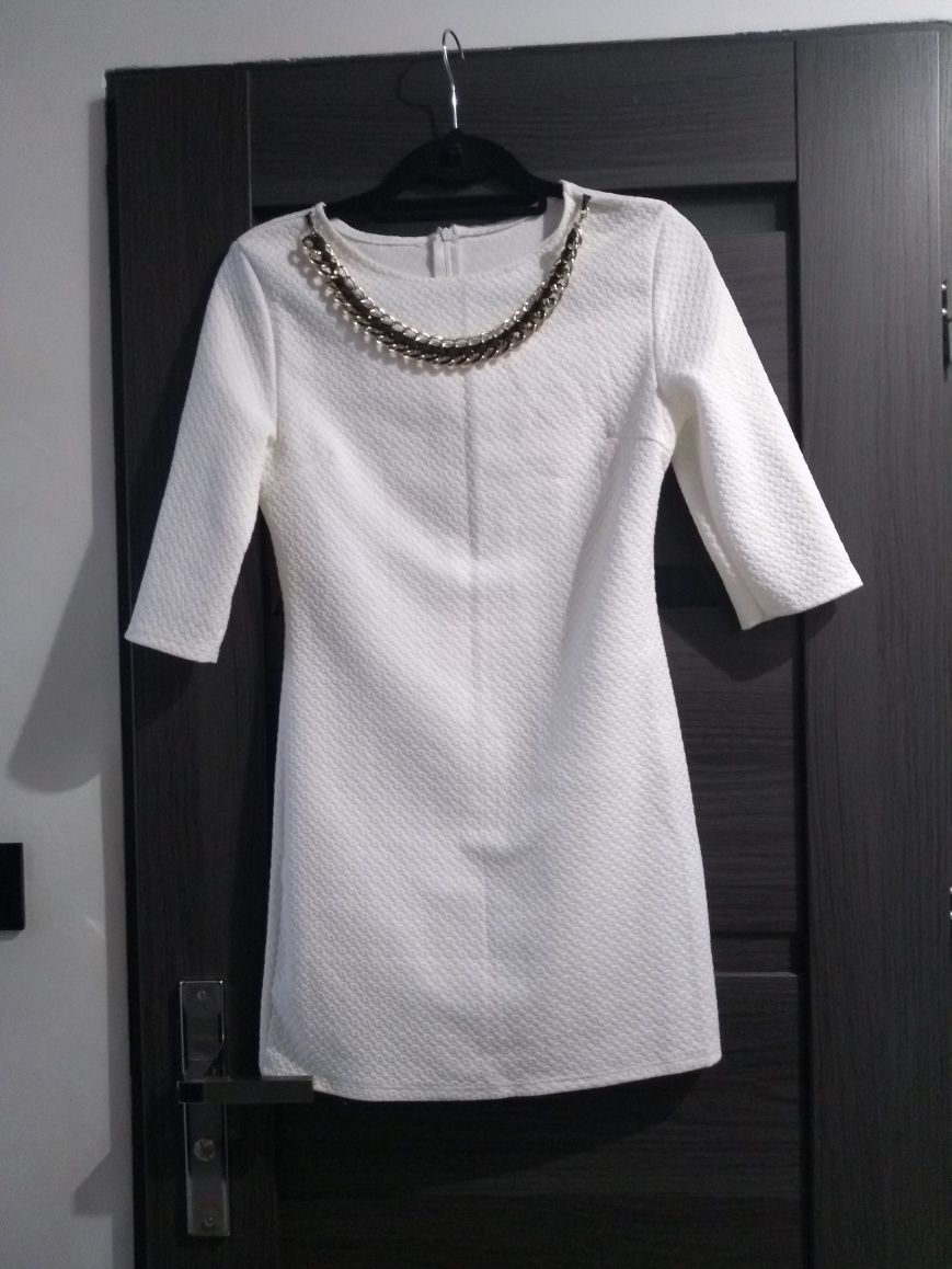 Sukienka biała white ozdoby tłoczenia Italiy S/M łańcuch złoto okazja