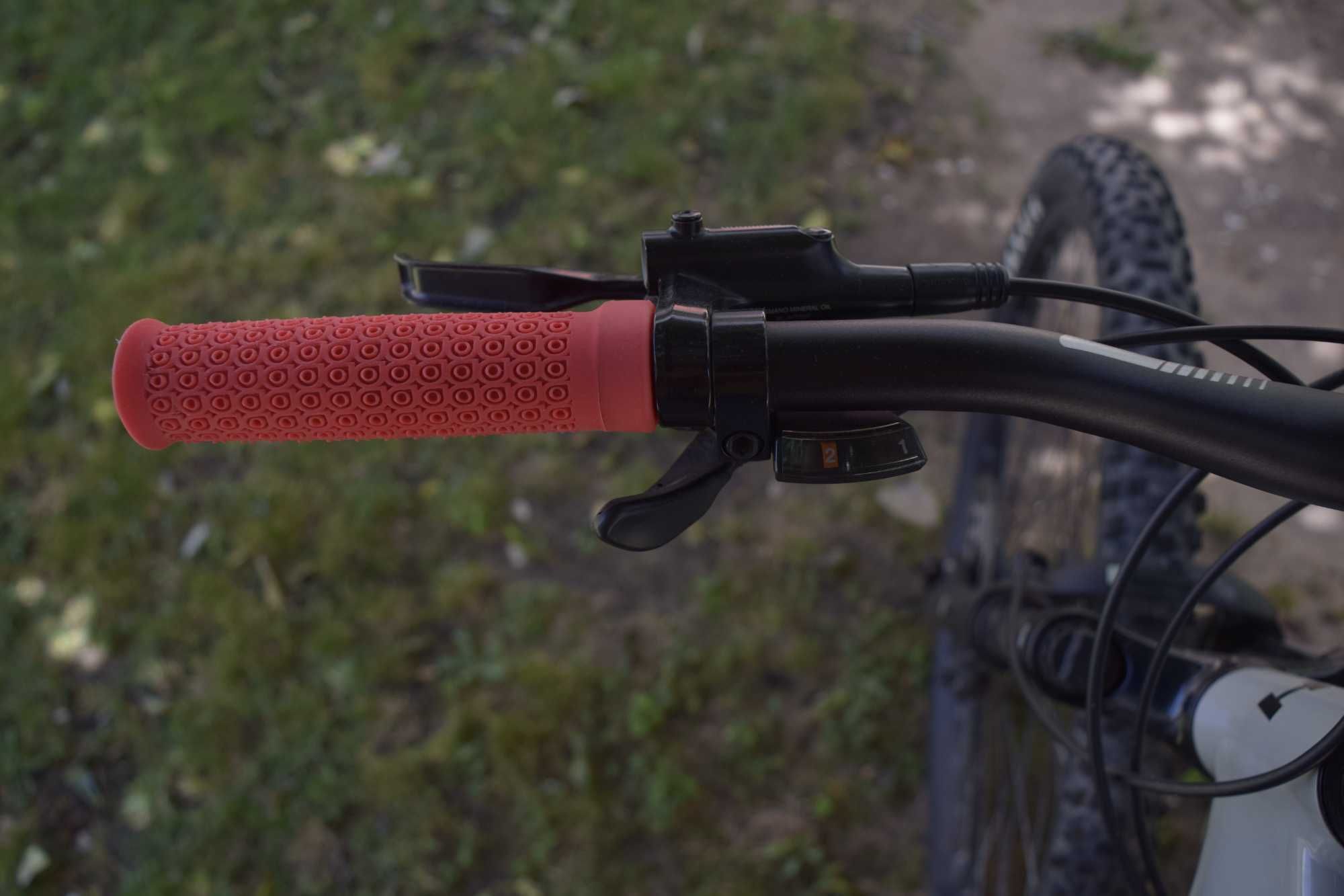 Bicicleta BH Spike 2.0 BTT com pedais como Nova