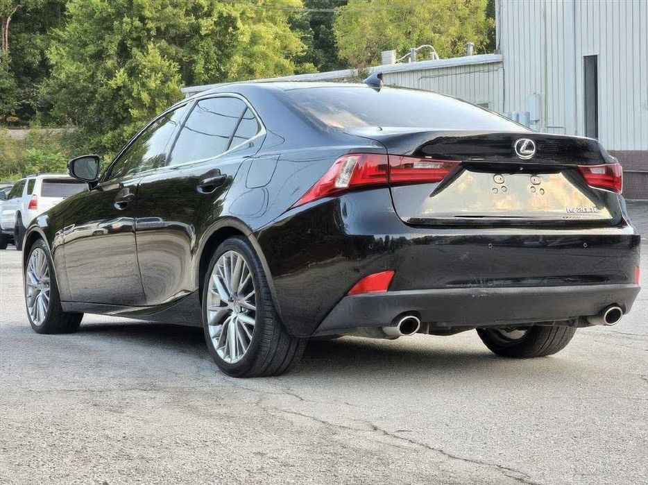 Lexus IS 200t      2016
