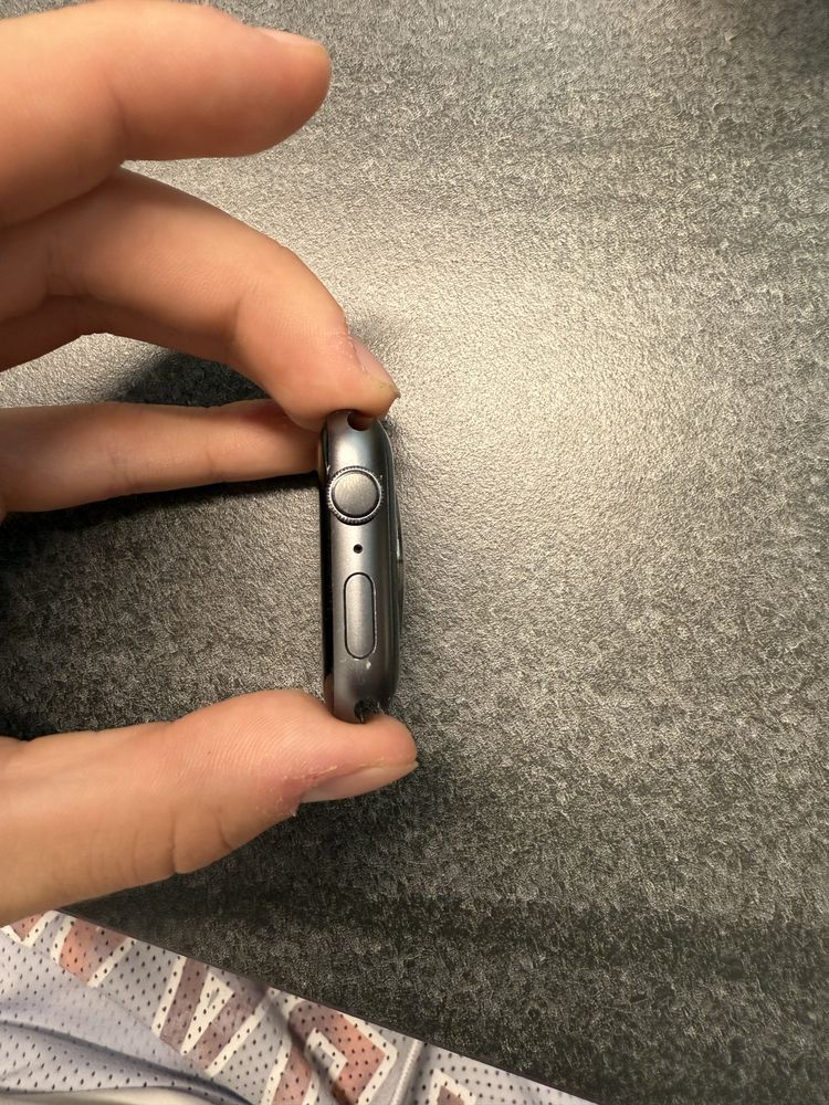 Apple watch 4