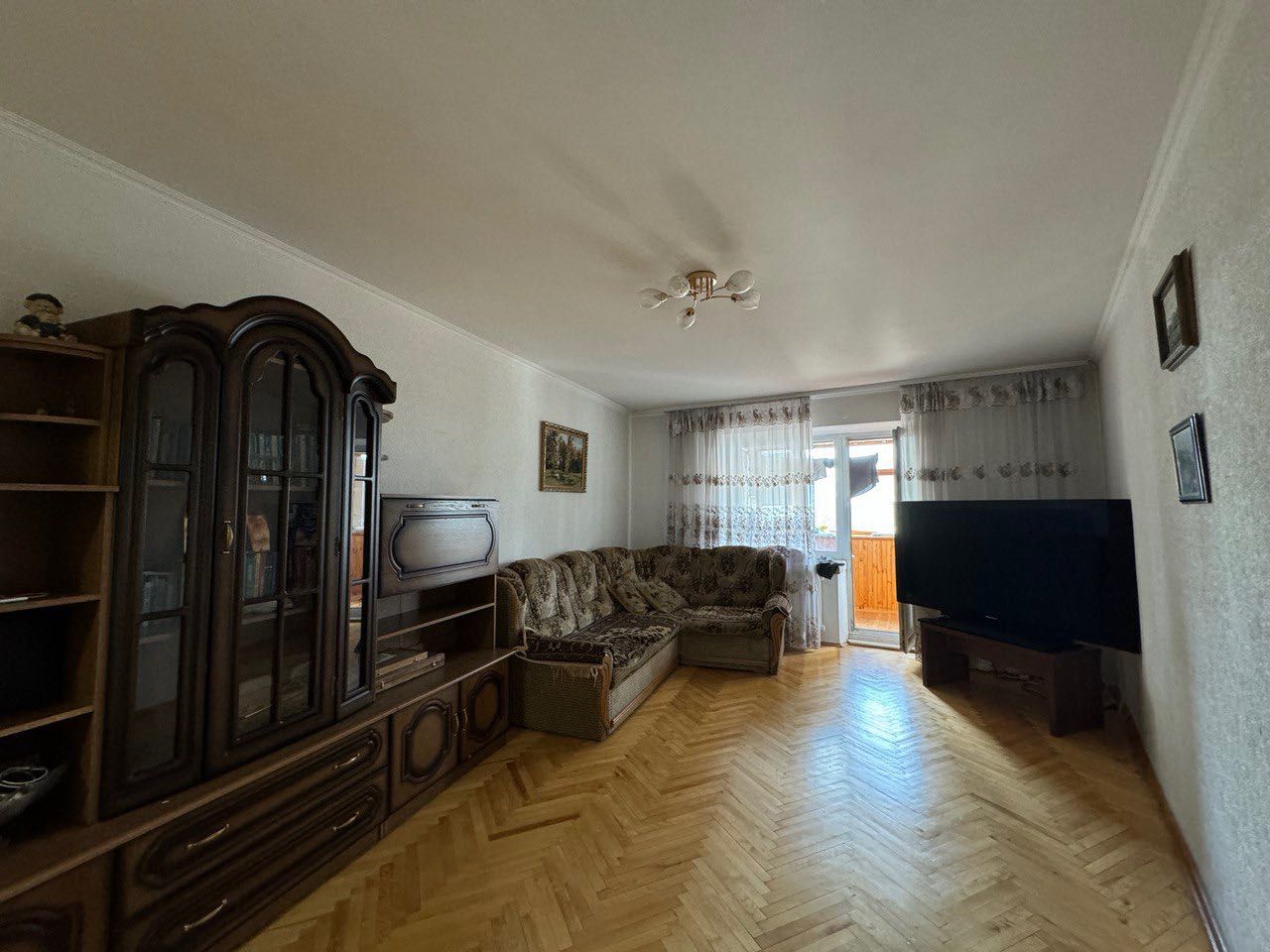 Продам 2к квартиру. Срібнокільська 20. Осокорки. Позняки. Срочно.