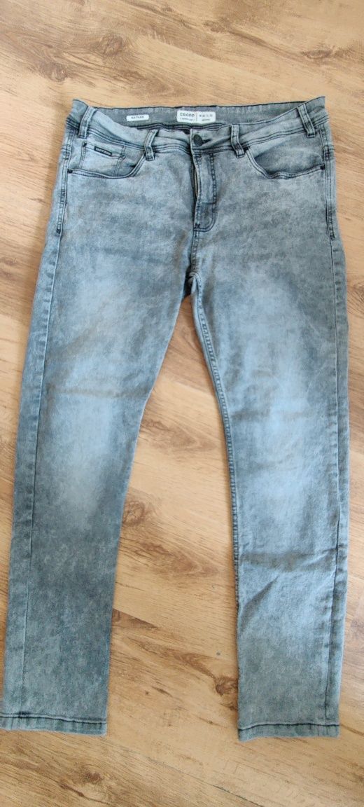 Spodnie jeansowe Cropp W34/L32