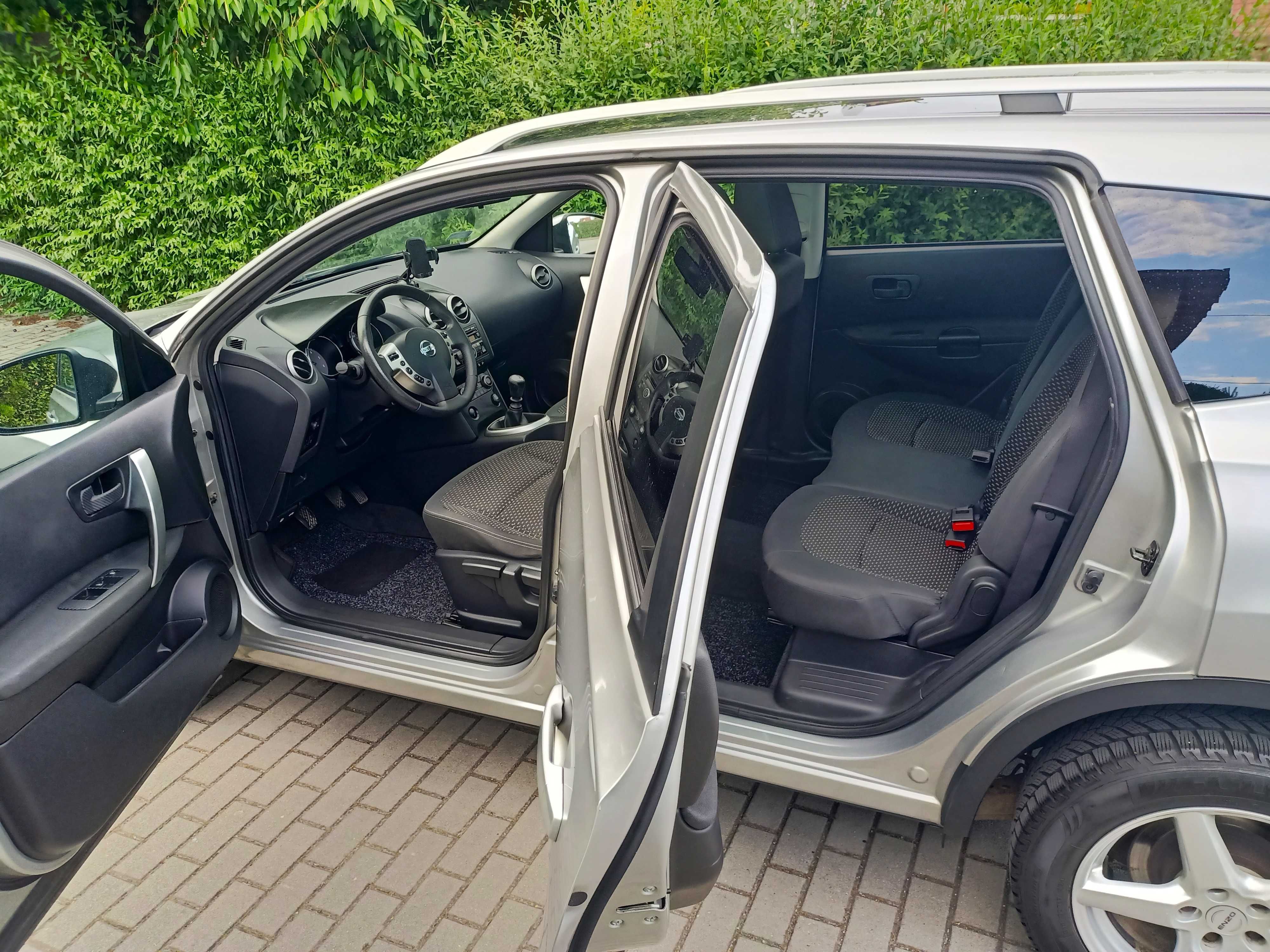 Ładny SUV Nissan Qashqai+2 Panorama 2.0 Dci 150KM 7 Osobowy Alu 17