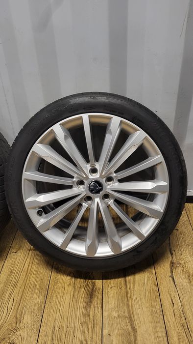 Felgi Skoda 19" 5x112 z oponami 235/40 R19 Superb Kodiaq Karoq Octavia