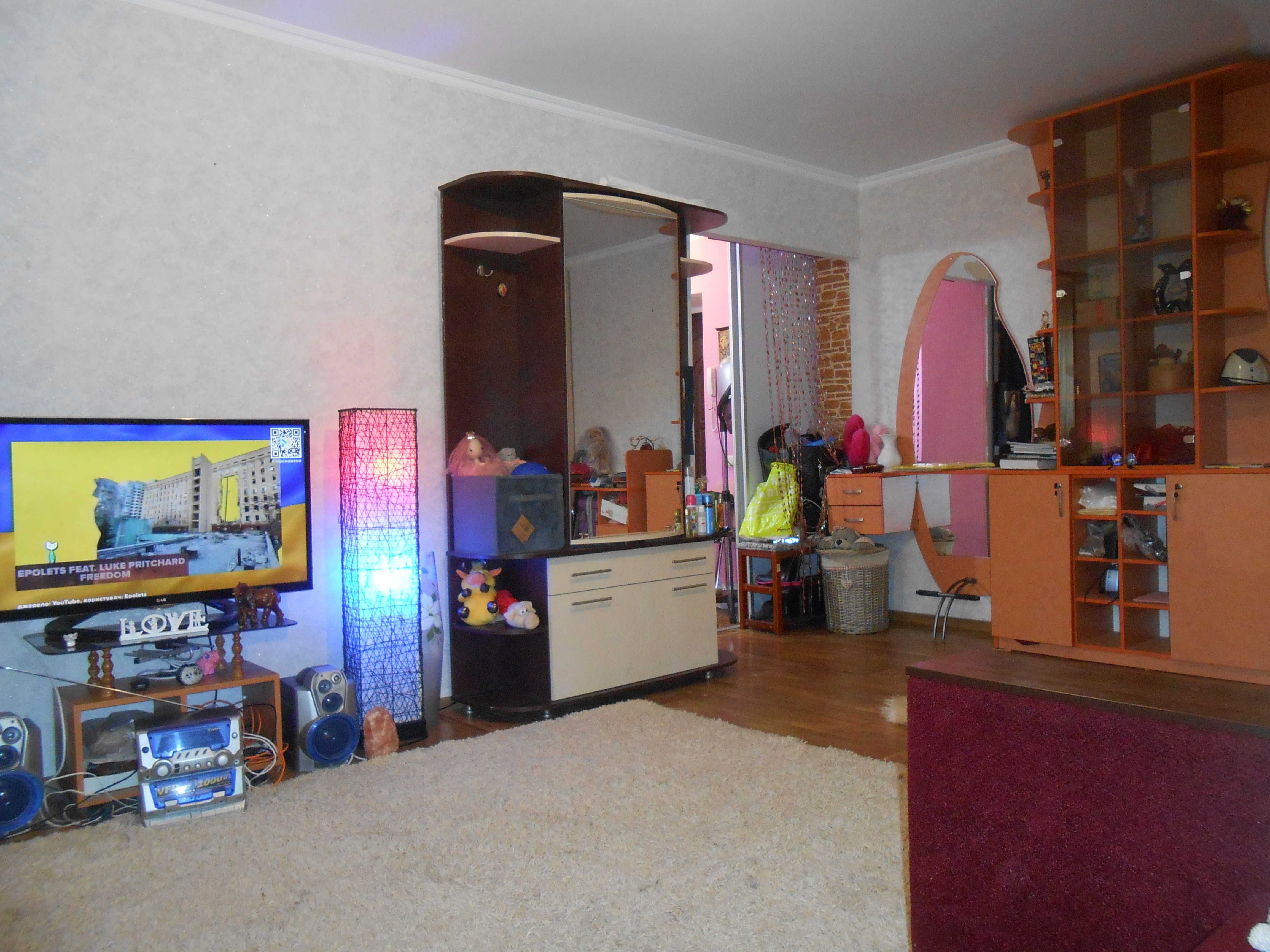 Продаж 1 кімнатної квартири в центрі можливо під салон-перукарню