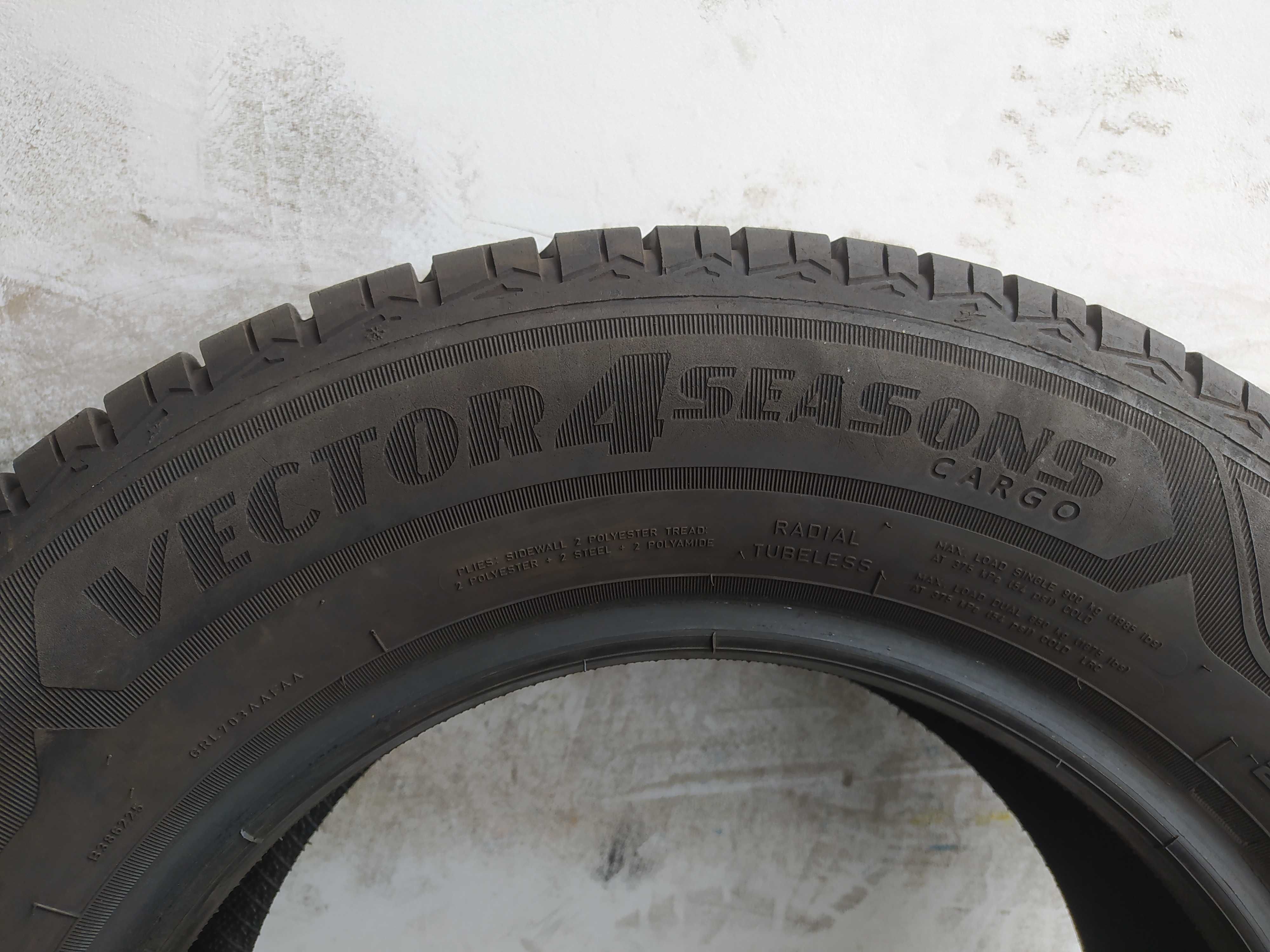 1x215/65R15C Goodyear Vector 4 Seasons Cargo, 2021 rok, 104/102T