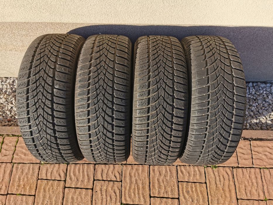 Komplet - Opony Zimowe Dunlop SP Winter Sport 205/55 R16