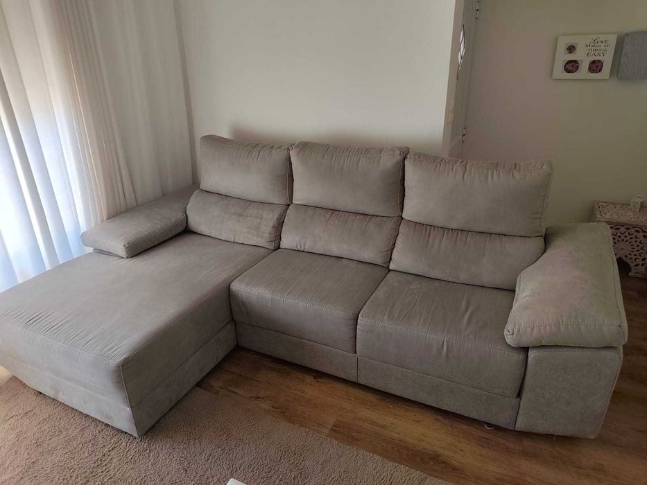 Sofá  premium super confortavel  e com muito pouco uso.