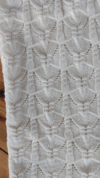 Sweter damski śmietankowy rozmiar M