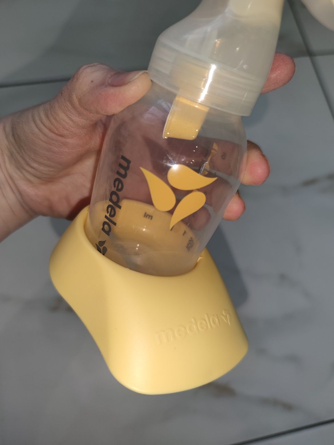 Новый механический молокоотсос medela harmony +накладки avent вподарок