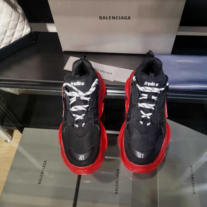 Balenciaga Buty z czerwoną podeszwą