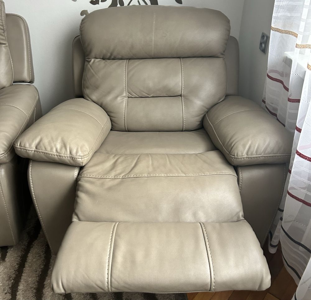 Sofa i dwa fotele z funkcją relax