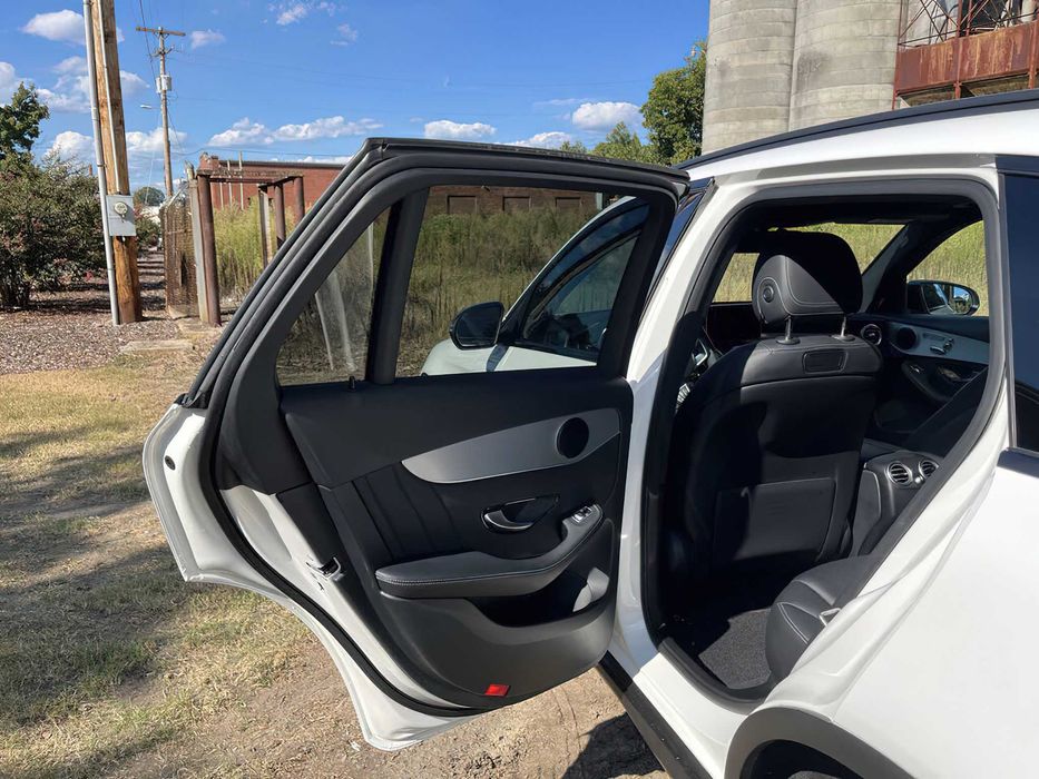 Mercedes-Benz GLC 300      2019