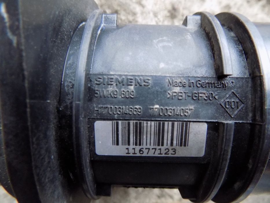 Расходомер воздуха 2.5 Рено Мастер Мовано Трафик 2,0 Кенго 1,5