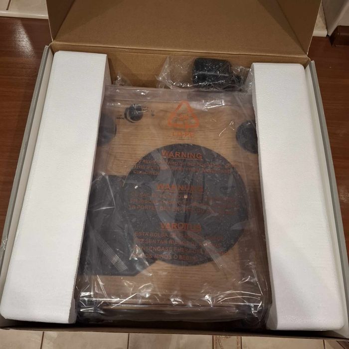 Gramofon »Dual DTR 61« z wbudowanymi głośnikami