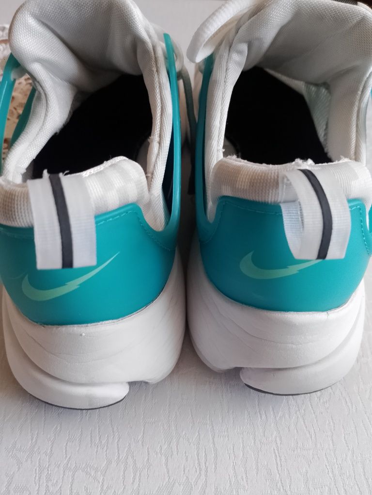 Buty sportowe sneakersy Nike presto rozmiar 42,5 wkładka 28
