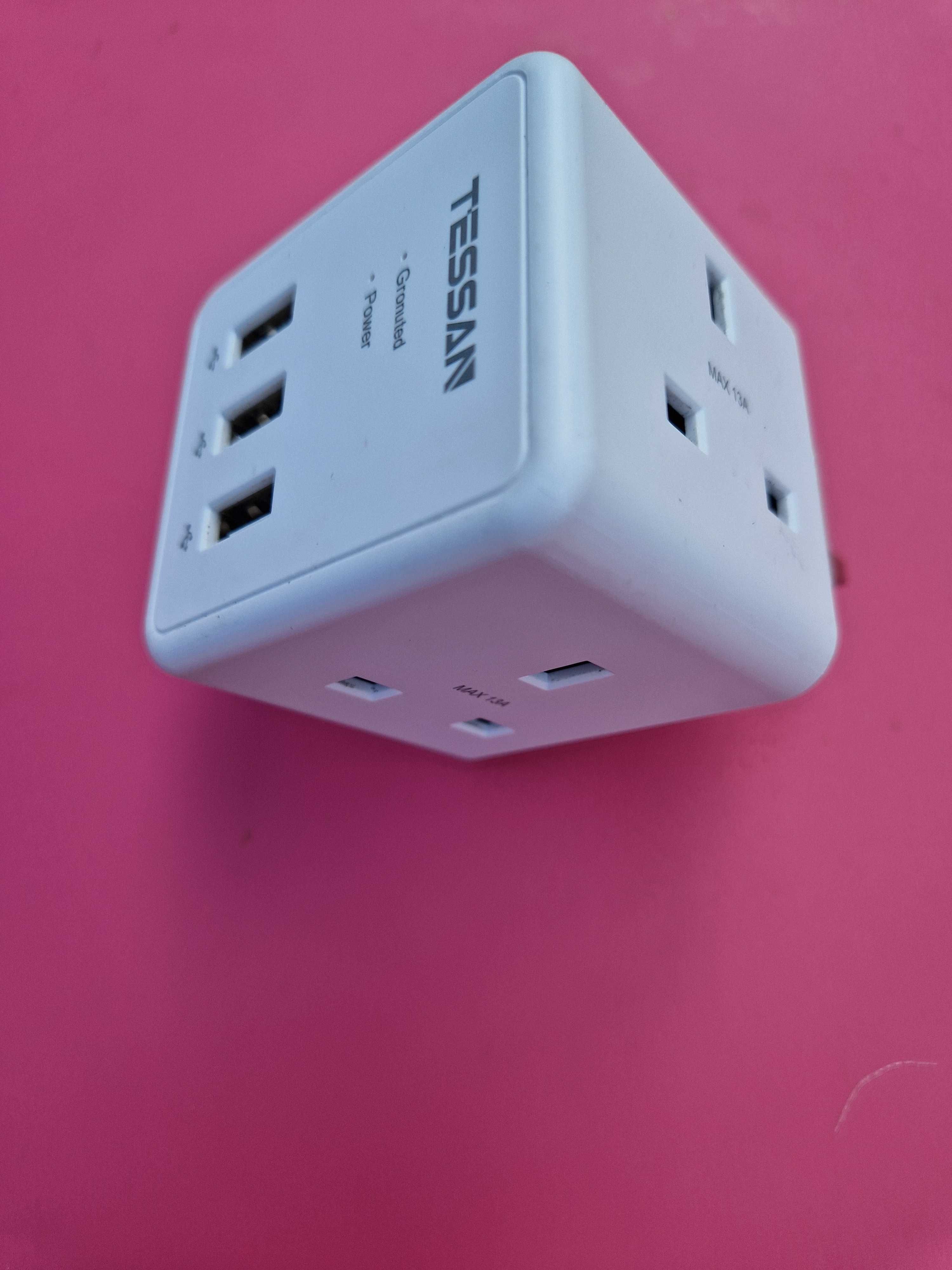 Adapter podróżny TESSAN Worldwide, z 3 portami USB