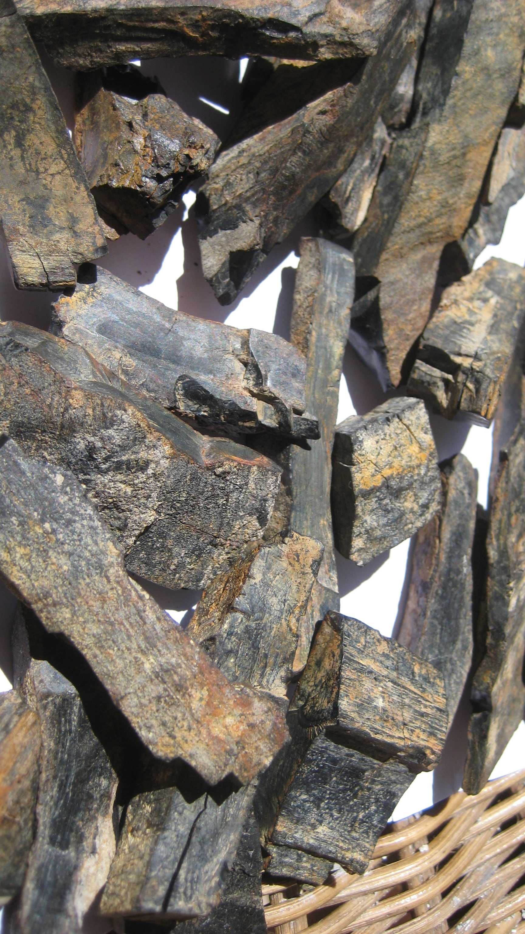Gagat półszlachetny ( kamienie do 10 gram )_ sprzedam.