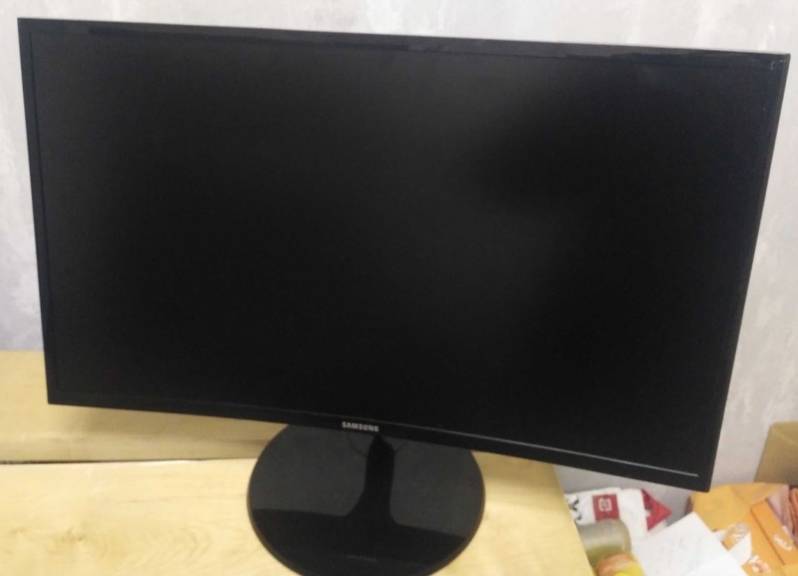Монітор 27 дюймів Samsung C27F396F (LC27F396FHIXCI)