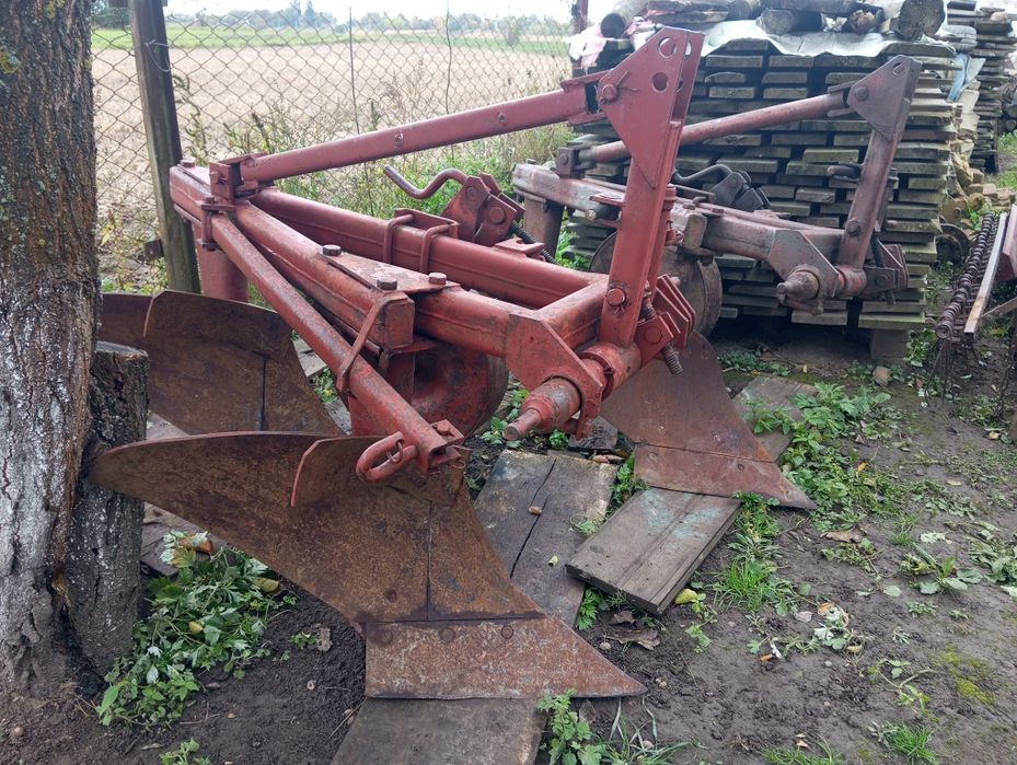 Продам плуги 2-30, 3-30