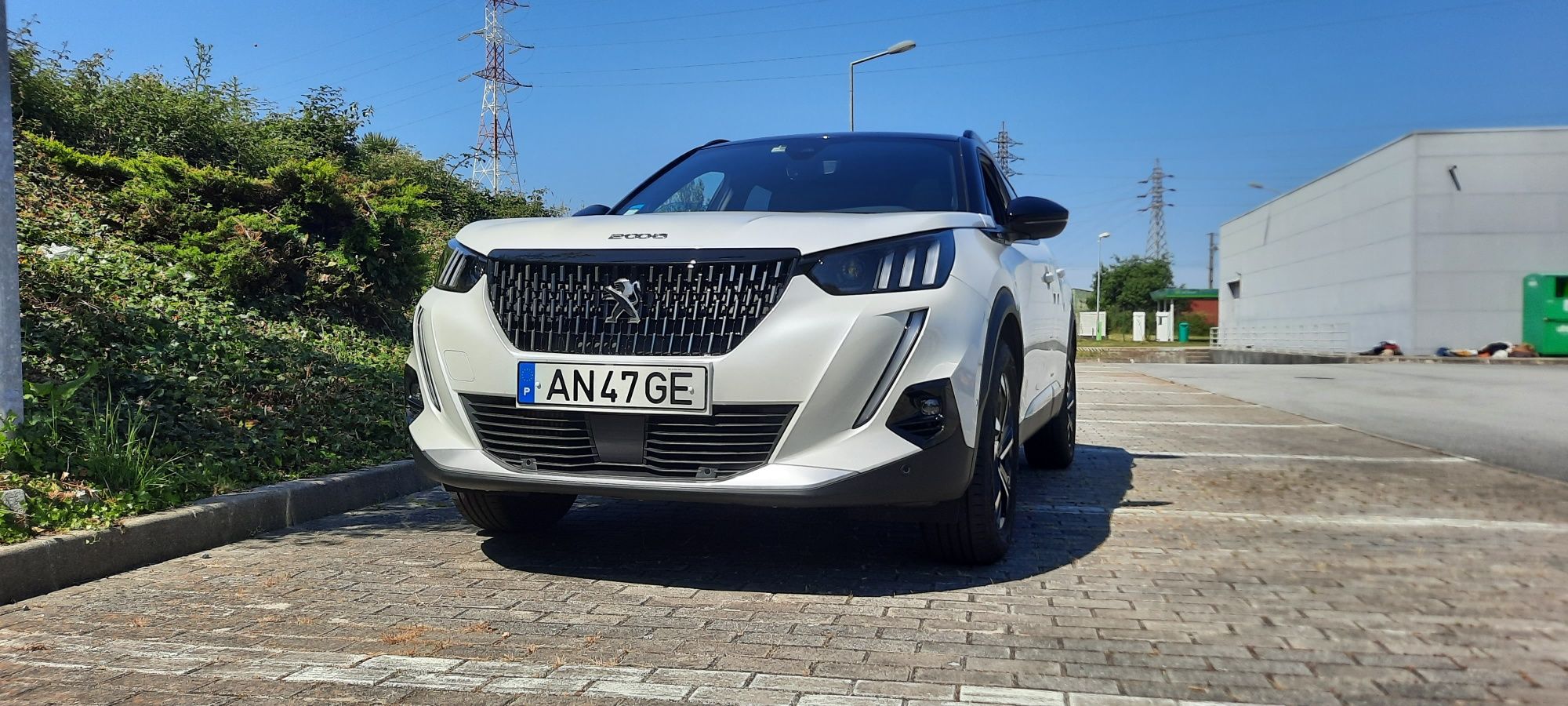 Vendo Peugeot 2008 GT do ano 2022, com 10.900 klms.