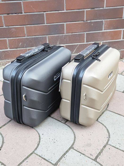 РОЗПРОДАЖ Бьюті кейси WINGS 149 Польща на  валізи чемоданы