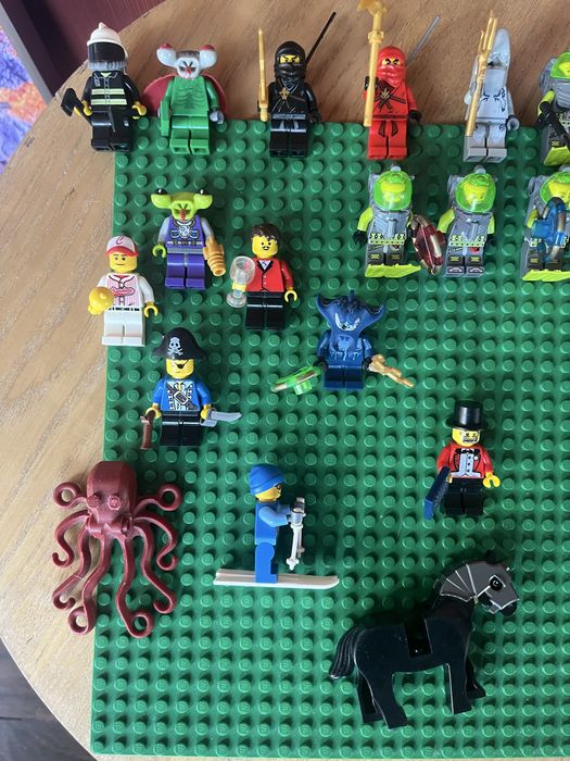 Zestaw figurek lego