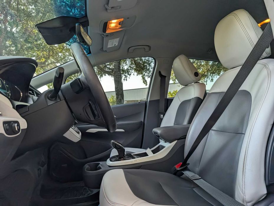 Chevrolet Bolt EV      2021