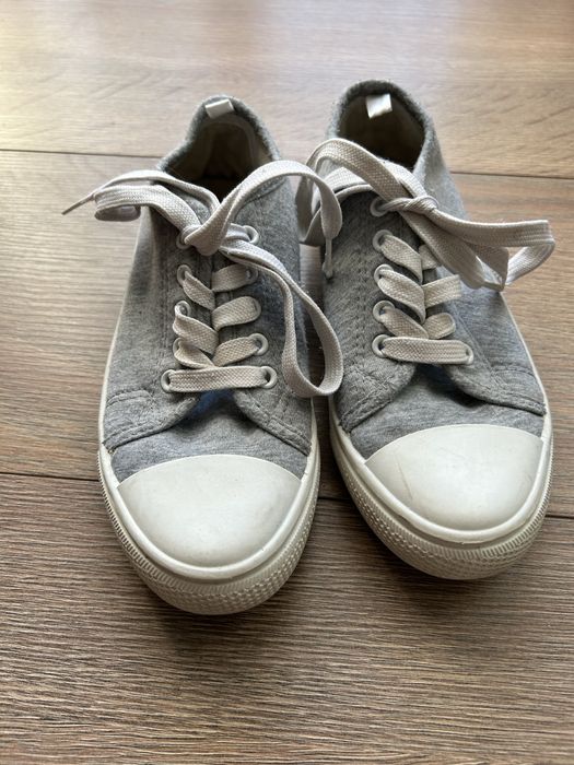 Trampki rozm.33 .In extenso