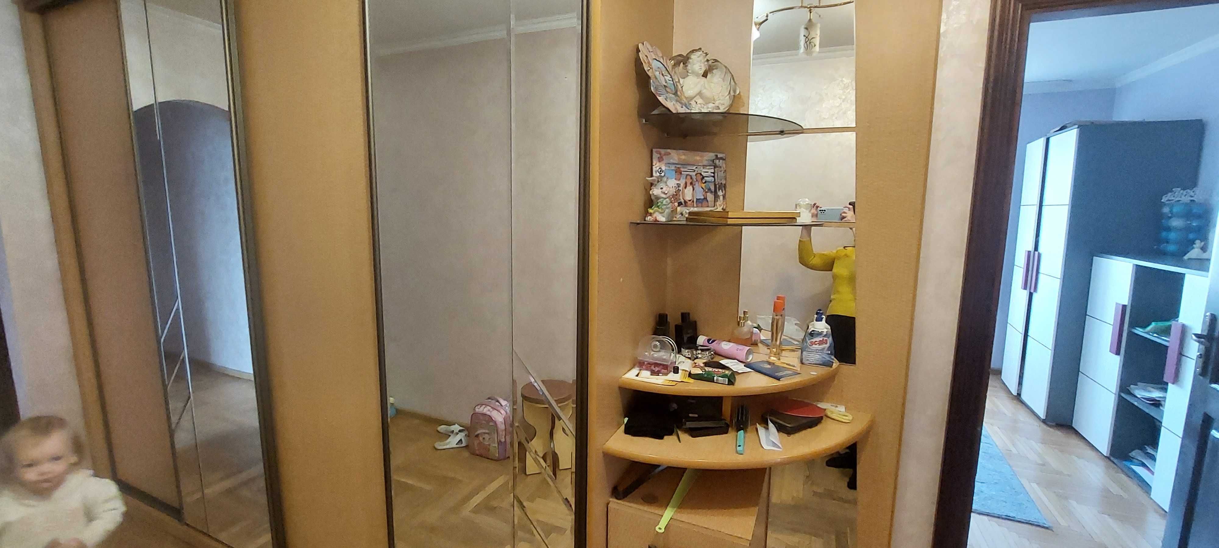 ТЕРМІНОВО! Прихожа велика  270см