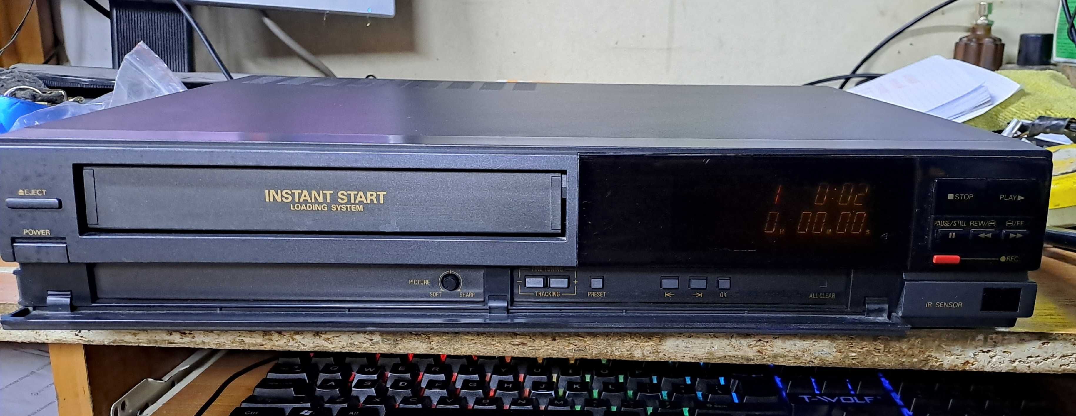 Magnetowid Sanyo VHR-7100EE + gratisy
