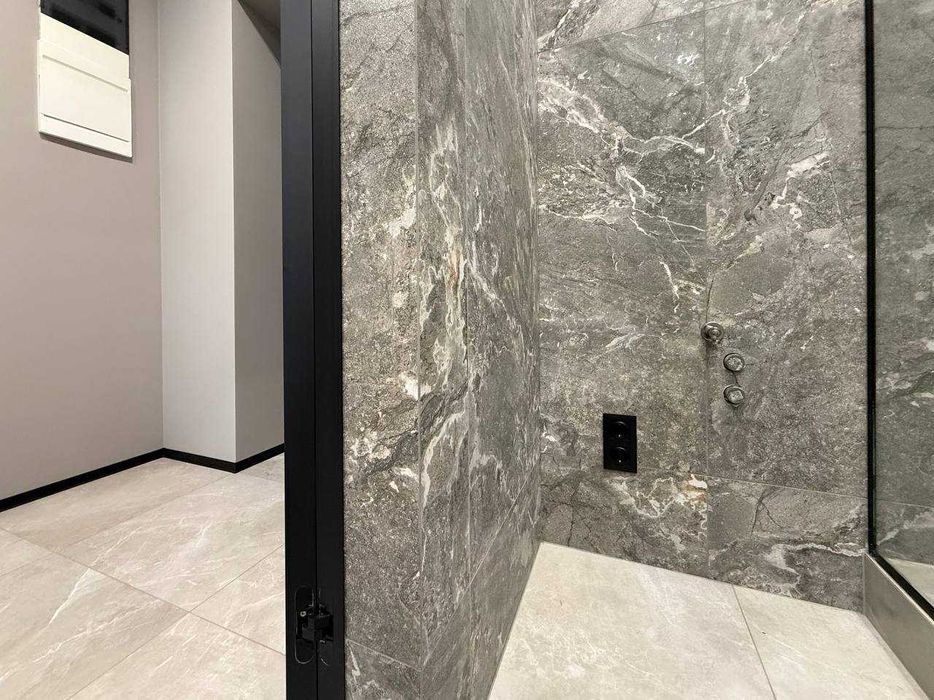 Стильна дизайнерська 1-к квартира в ЖК Липки, біля озера та парку