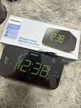 Radiobudzik nowy Philips R3306
