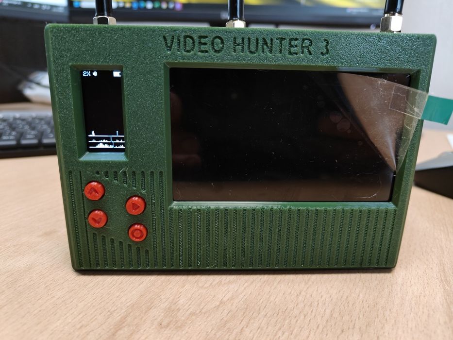 Детектор дронів на три частоти в наяаності у Місті