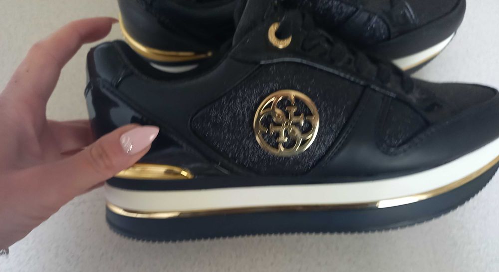 Snikersy GUESS czarno złote ** OKAZJA**