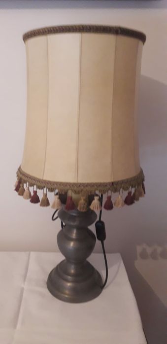 Lampa stojąca z abażurem