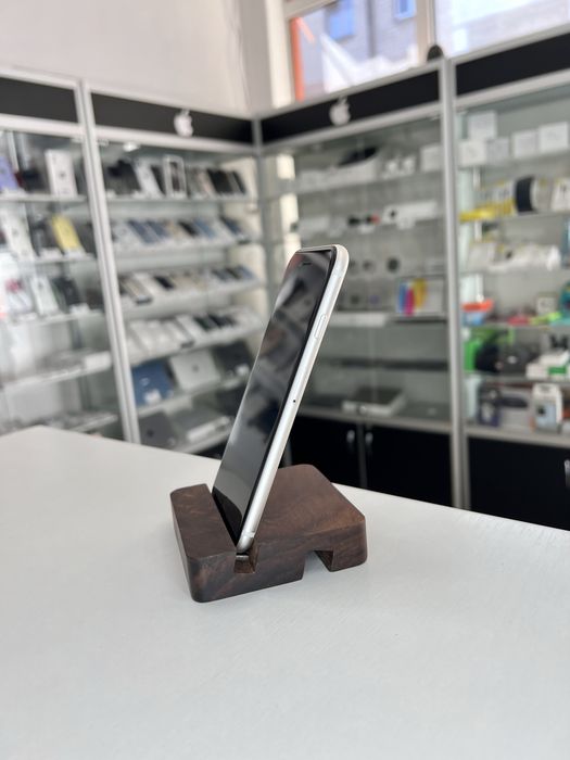 iPhone SE 2023 (gen-3) 128GB Starlight NEVERLOCK