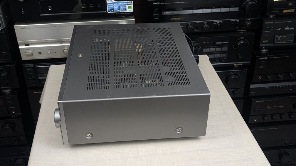 Yamaha AX-497 Flogowy model wzmacniacza stereo