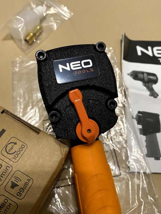 Польща  Ударний Гайковерт пневматичний NEO Tools 14-006