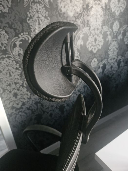 Fotel biurowy obrotowy