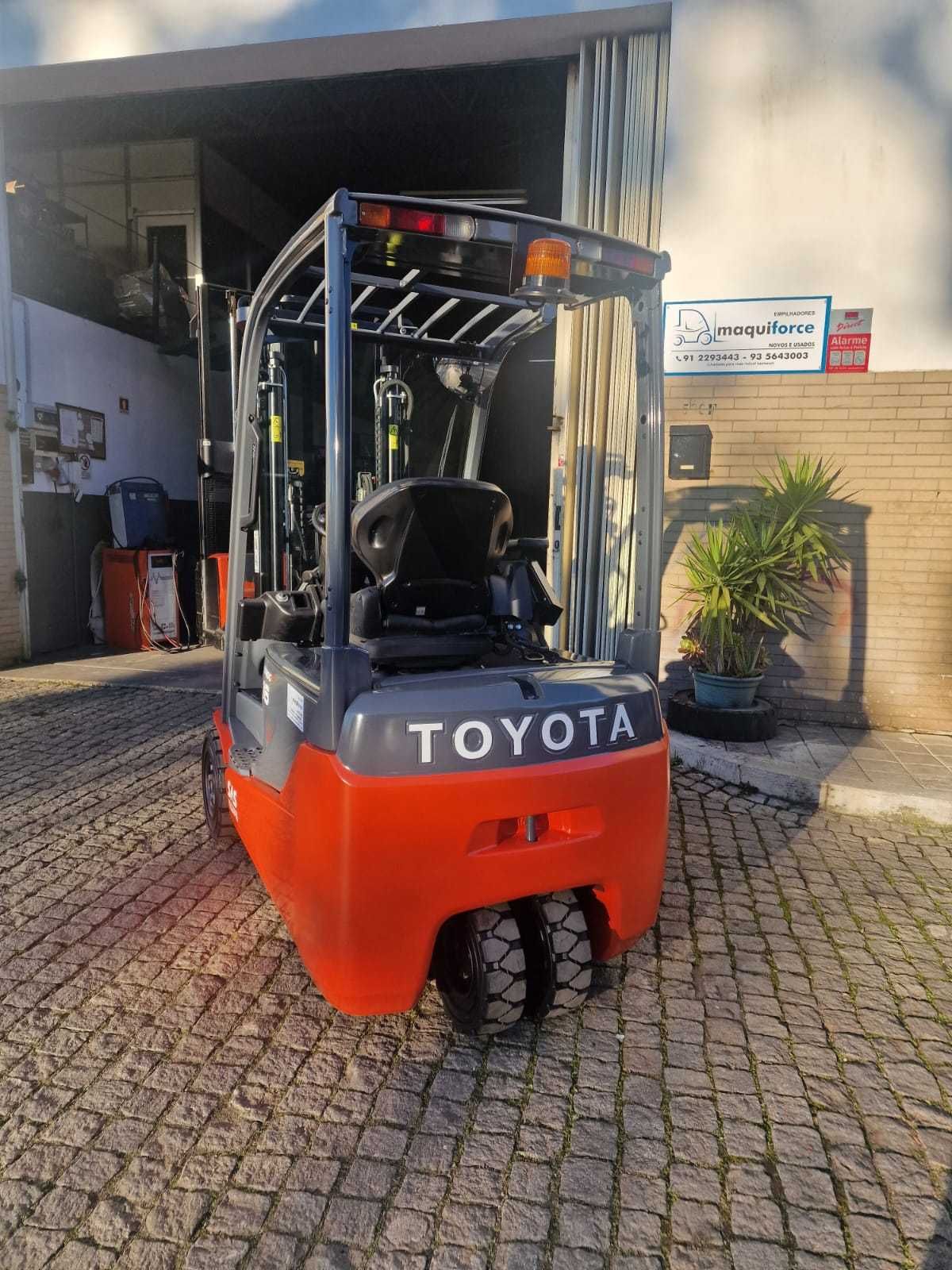Empilhador toyota  eletrico  Ano 2017- Entrega imediata