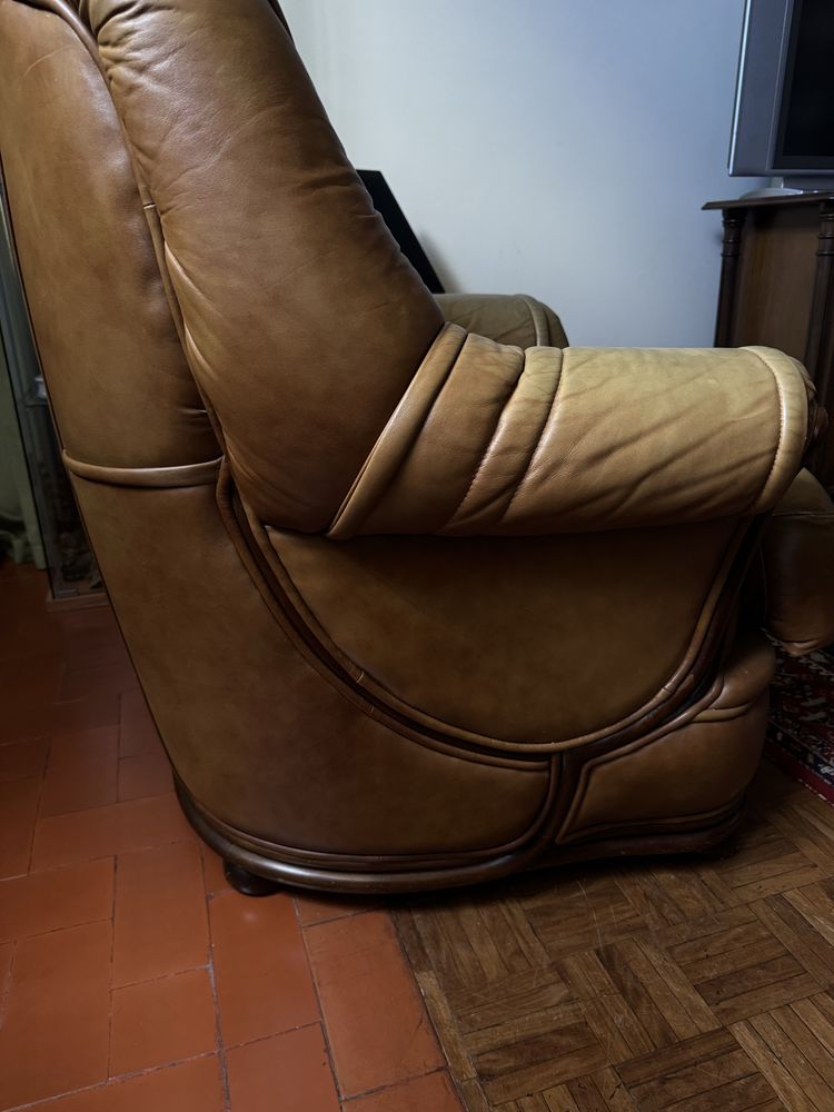 Conjunto de Sofas em Pele