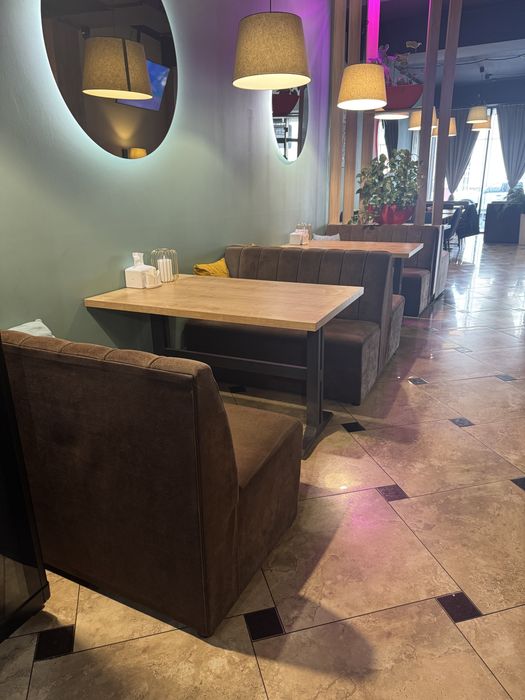 Меблі для кафе або піцеріі