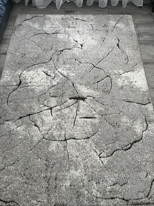 Sprzedam dywan pokojowy