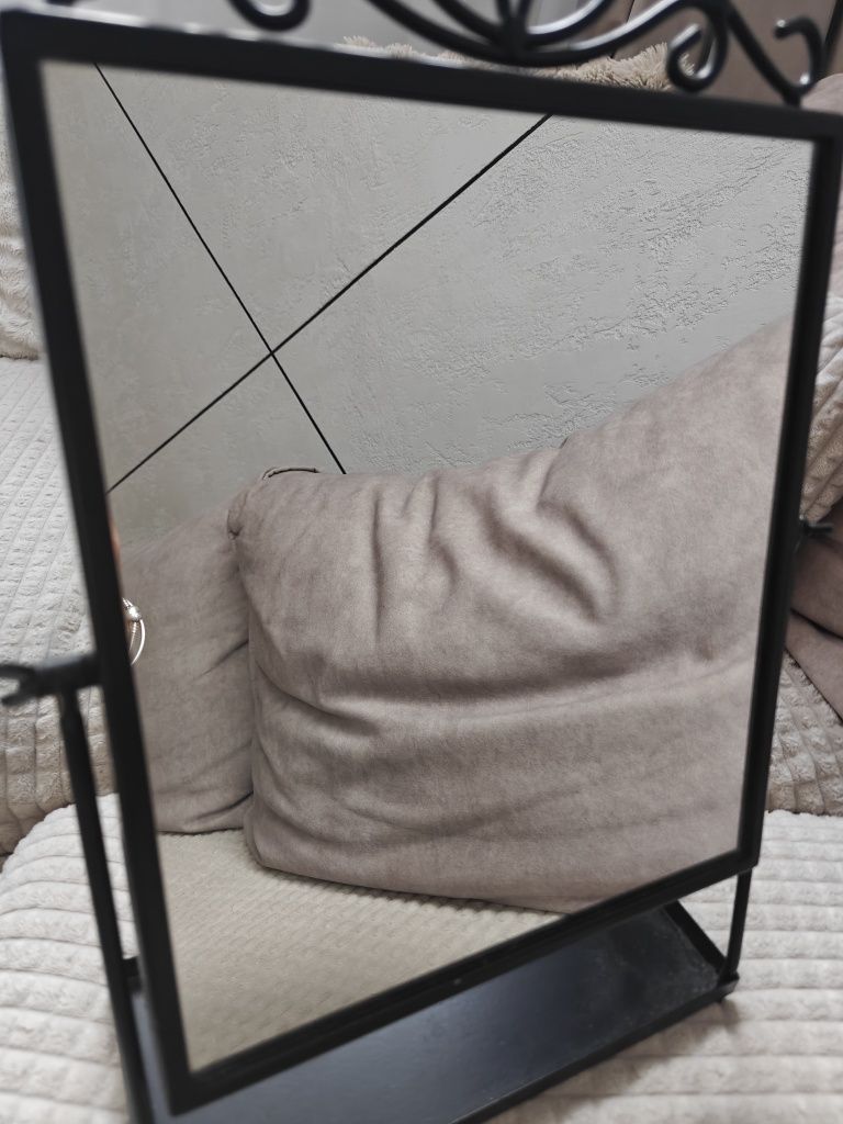 Lustro stojące czarne