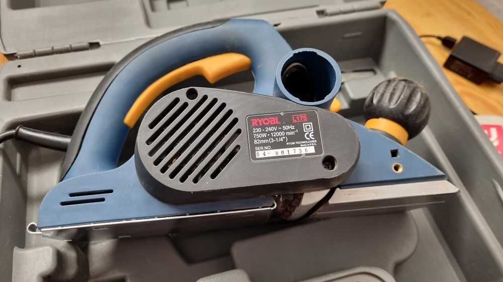 Strug Ryobi 230V 750W