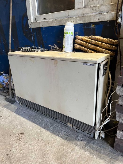 Piec elektryczny z wkładem cegieł szamotowych