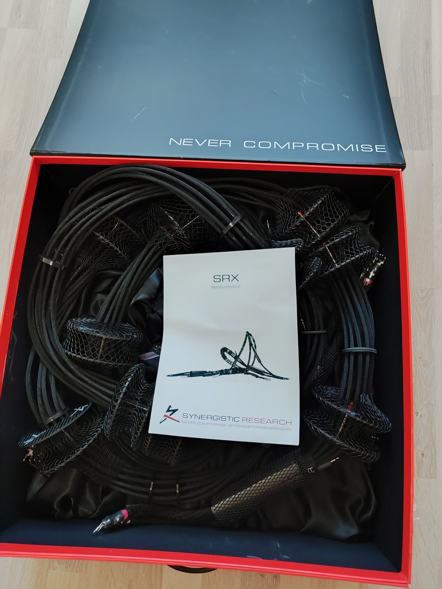 Synergistic Research SRX Hi-End Kabel głośnikowy 3.3m.Trade in